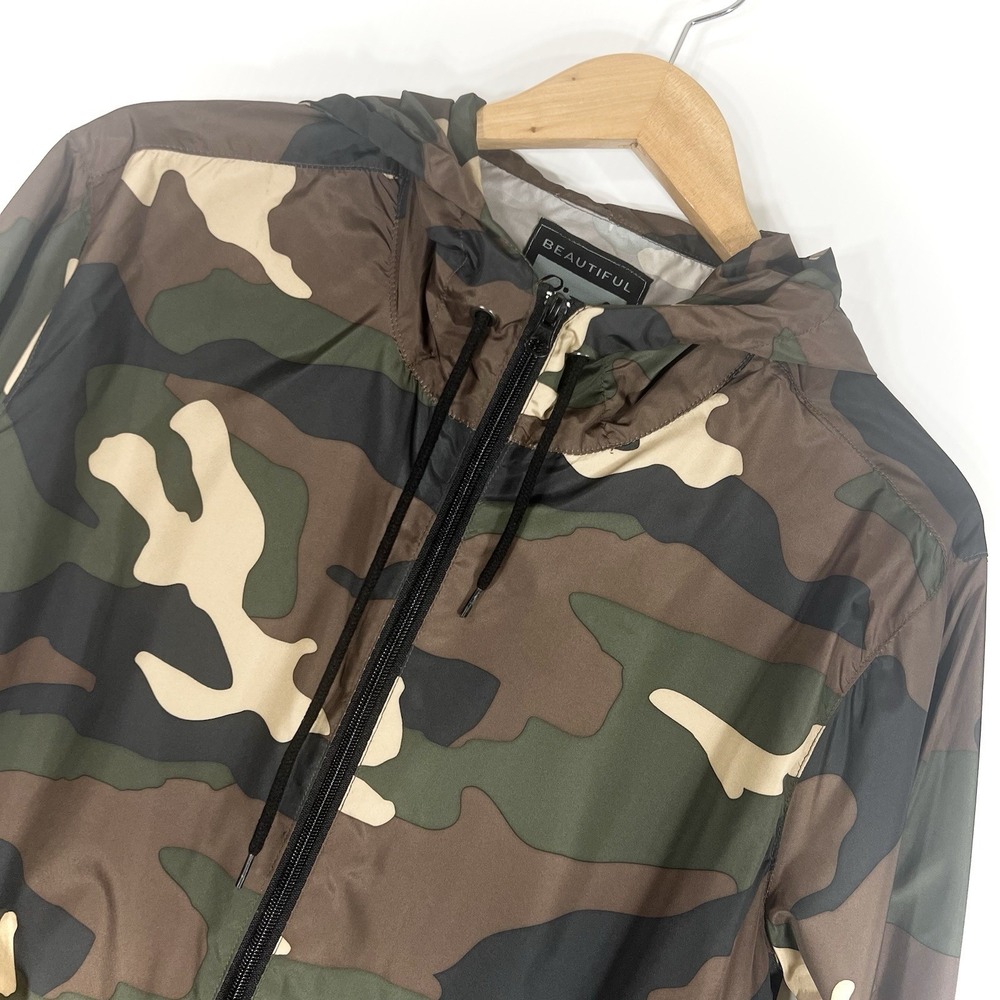 Beautiful Giant Mens Windbreaker Jacket Size Medium Camo Lightweight Outdoor NEW